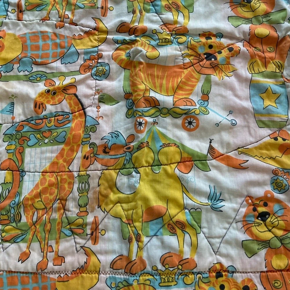 Vintage Handmade Circus Animal Baby Quilt Lion Giraffe Retro Nursery 42x36